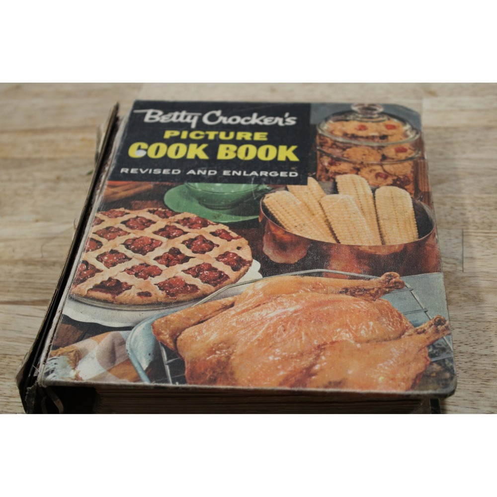 Vintage Betty Crocker Picture Cook Book Revised Enlarged 5 Ring Binder 1950s